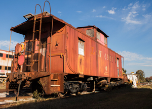 Center Cupola Caboose - 6907